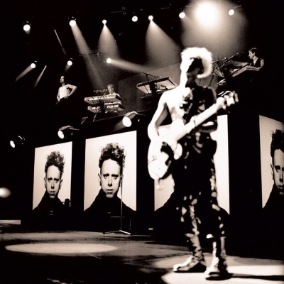 All you need is love (1993) - II.