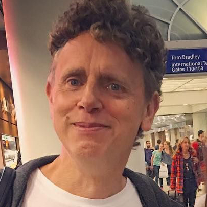 Martin Gore videný na letisku LAX