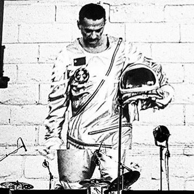 Tretím “spirit” singlom bude “Cover Me”