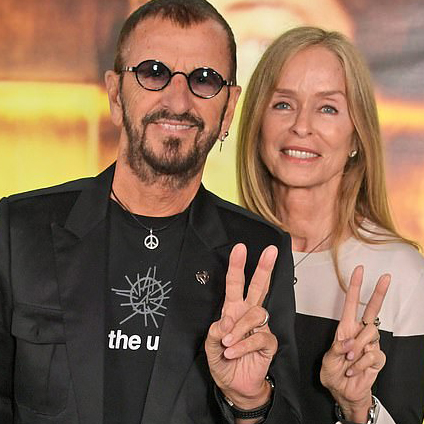 Beatlesák Ringo Starr v tričku “Sounds of the Universe”